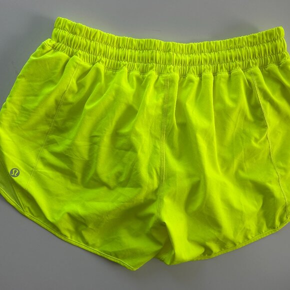 Lululemon Hotty Hot Low-Rise Lined Short 4", in High Level, Size 8 - Picture 4 of 6